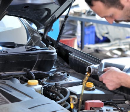 Book Your Volkswagen Oil Change Appointment - Gold Key Auto Group Volswagen Volkswagen Oil Change in Surrey, BC